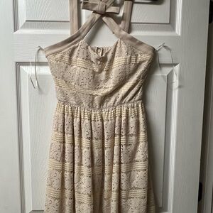 Chic Strapless Lace Dress in Cream